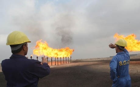 الغضبان: العراق يخفض صادراته النفطية بواقع 200 الف برميل يوميا
