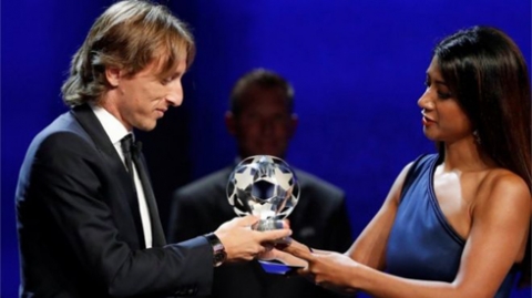 مودريتش أفضل لاعب في أوروبا متفوقا على محمد صلاح ورونالدو