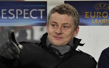 مانشستر يونايتد يعين النرويجي أولي غونار سولسكاير مدرباً موقتاً خلفاً لمورينيو