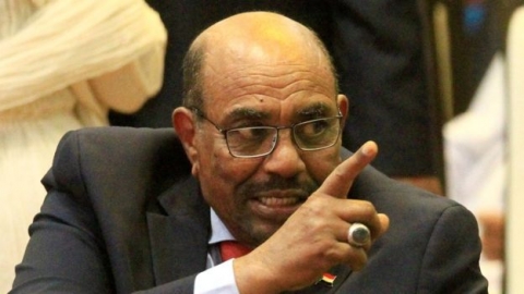 تقرير في صحيفة ديلي تلغراف عن تزايد الضغوط على الرئيس عمر البشير