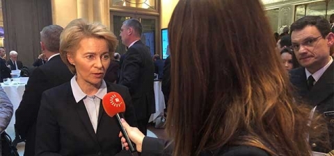 وزيرة الدفاع الألمانية: حريصون على حماية أصدقائنا الكورد وسنواصل دعمنا لهم