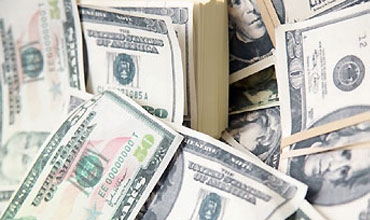 شاب نزيه يعيد شيكاً بقيمة 690 مليون دولار وصله عن طريق الخطأ