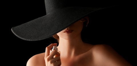 أين يوضع العطر.. إجابة لن تخطر على بالكم؟! 