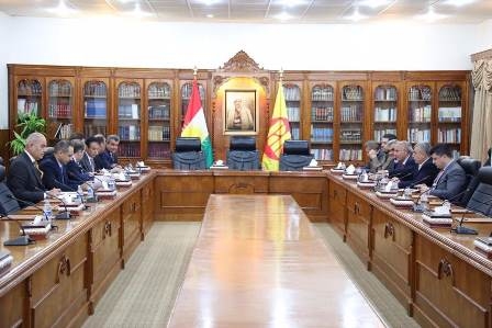 الحزبان الرئيسان يتخذان 