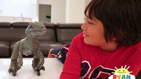 طفل يربح 22 مليون دولار في عام واحد.. تعرّف على السبب 