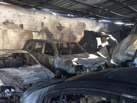  اضرار مادية في حريق بمعرض للسيارات في دهوك