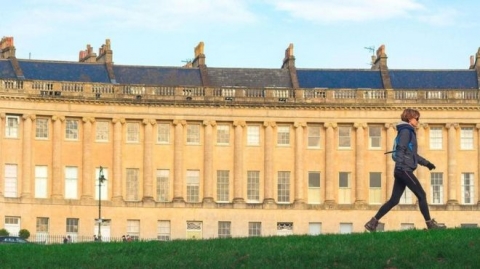 المشاعر الإيجابية طاقة يجب تفريغها