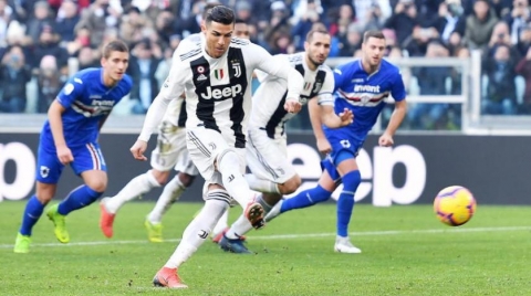 رونالدو يتصدر قائمة هدافي الدوري الإيطالي