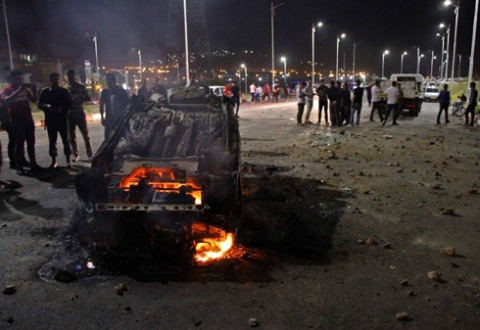19 قتيلًا في اصطدام شاحنة صهريج بحافلة في إيران