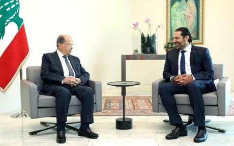 الحريري يسلم الرئيس اللبناني 