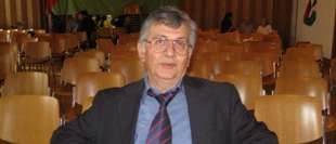 وفاة الشاعر الفلسطيني سميح القاسم عن 75 عاما