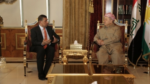 الرئيس البارزاني يؤكد على ضرورة التنسيق الدائم بين إقليم كوردستان ومحافظة نينوى