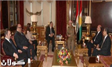 رئيس اقليم كردستان العراق يستقبل السيناتور الايطالي سيرجيو دي كريكوليو والوفد المرافق له