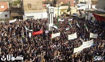 انفجارات بسوريا تقتل 14 والمراقبون العرب قد يمددون مهمتهم