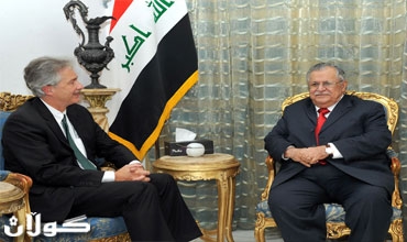 طالباني يلتقي مساعد وزير الخارجية الامريكية ويبحث نتائج مباحثاته مع القادة السياسيين