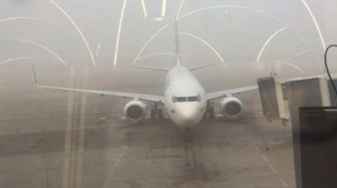 الضباب الكثيف يعطل الرحلات في مطار بغداد