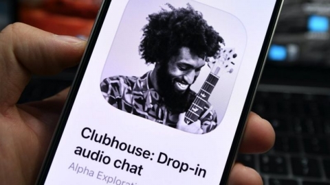 كلوب هاوس: ما الذي نعرفه عن التطبيق الصوتي الجديد؟ وما سر انتشاره الآن؟