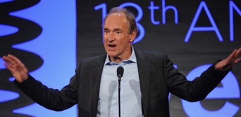 مخترع الإنترنت يحذر من 3 قضايا على الشبكة العنكبوتية