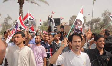 الصدر يهدد برفع التجميد عن 