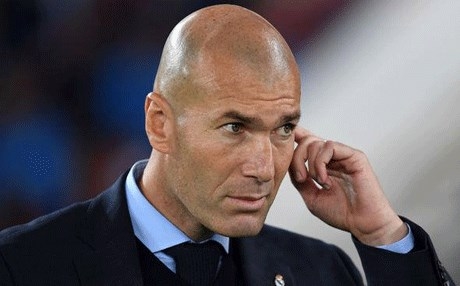 زيدان يطلب من فلورنتينو بيريز الاستقالة ومغادرة ريال مدريد 