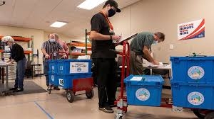 شركة مراهنات تكشف لمن تميل كفة الانتخابات الأميركية