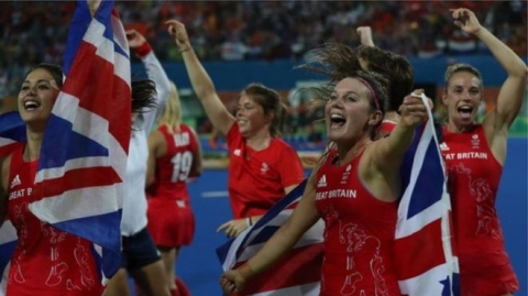 لماذا يعاني بعض الرياضيين من تسوس الأسنان؟