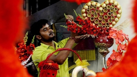 ما سبب ارتفاع أسعار الزهور؟