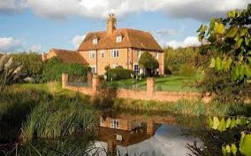 كيف يتجلى الماضي الاستعماري في القصور الريفية البريطانية؟