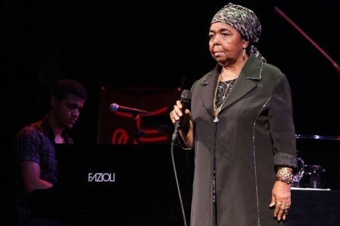 من هي سيزاريا إيفورا 