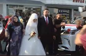 شرطة مرور أربيل تعاقب عريساً زفَّ عروسته برتل من الشاحنات