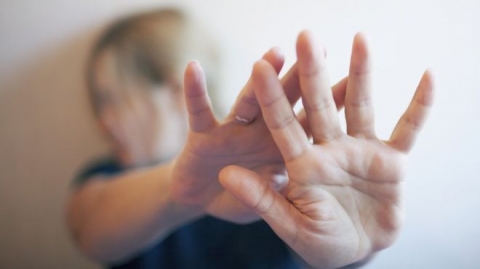 الناجيات من العنف المنزلي 