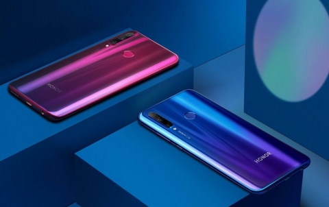 هاتف HONOR 10i بنظام خلفي ثلاثي الكاميرات يصل إلى العراق
