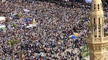 مصر تعيش أصعب ايام فى تاريخها وتترقب إعلان رئيسها المقبل: مخاوف من صدام بين الإخوان والعسكر ..وتوقعات بتفاهمات بين الطرفين لن تكون خاتمة المطاف