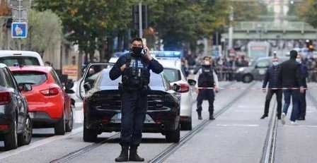 باحث يكشف الأسباب الحقيقة وراء حملات الهجوم على فرنسا