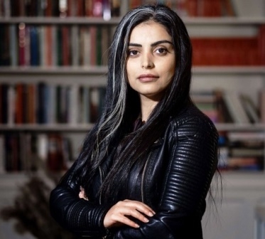 كاتبة كوردية تكسر 