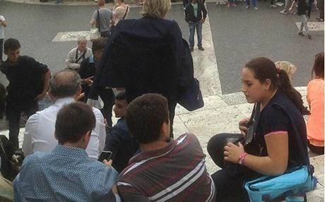 لاجئة من كوردستان سوريا نجت من الغرق فتحولت إلى أيقونةٍ للنجاح في أوروبا 