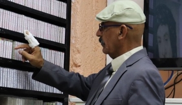 غاندي كاكائي.. قصة عشق تحولت لرحلة بحث استمرت 50 عاماً