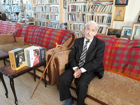 القاص الكوردي جليل محمد شريف: الاهل احرقوا مكتبتي