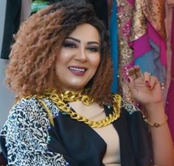 الفنانة الدكتورة 