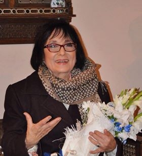 محسنة توفيق تكسر جدران العزلة: 