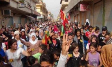 Civata bilind ya jinên Kurdistanê komkujiya Kurd li Rojawayê şermezar dike