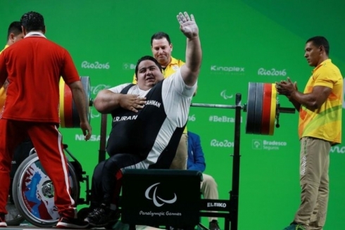 Werzîşvanek kurd bo sêyemîn car bû pehlevanê cîhanê!