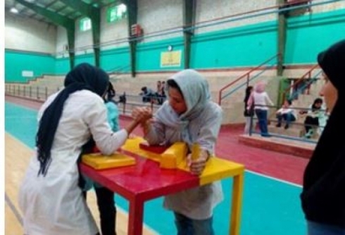 Rojhilat – Li Mehabadê jinên kurd zora zendên xwe nîşanî hev dan!