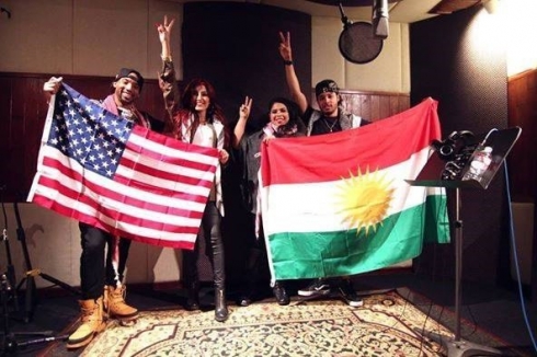 Helly Luv li Amerîka “Şoreş” derxist