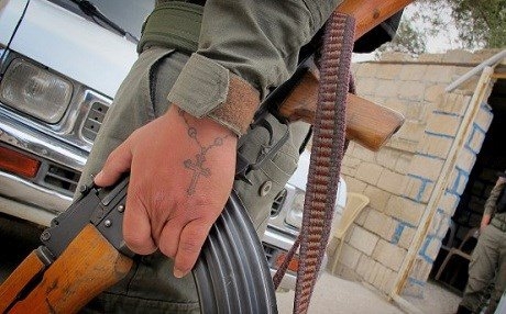 Fermandarê şervanên suryanî yên Rojavayê Kurdistanê li Swîsreyê hat girtin