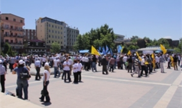 Li Amedê 32 Sendîkayên Karker û Kedkaran Xwepêşandan Li Dar Xistin