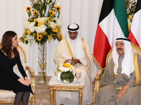 Mîrê Kuwêtê pêşwaziya keça kurda êzdî Nadya Mûrad kir