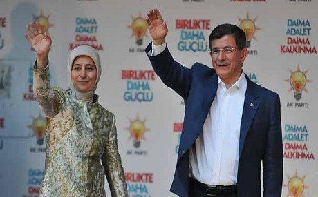 Jina Davûtoglu: Di mîtîngan de neke qîreqîr!