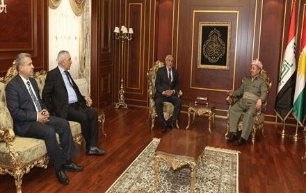 Serok Barzanî pêşwaziya şandekî Encûmena Nîştîmanî ya Kurd li Sûriye kir