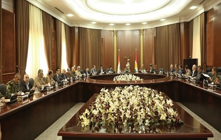 Serok Barzanî li gel Fermandeyên mîhwerên rûbirûbûna terorîstan civiya